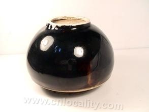 Black glazed porcelain