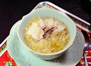 Stewed Chinese sauerkraut with pork