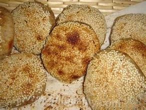 Lingyuan sesame seed cake