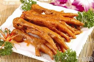 Sauced chicken feet