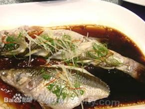 Braised fish pushing waves