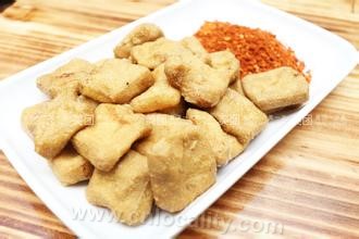 Fried stinky tofu