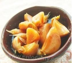 Zhenjiang sweet and sour garlic