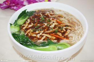 noodles with shredded meat