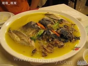 Braised silver carp head