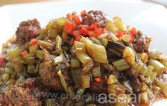 Braised meat with pickles