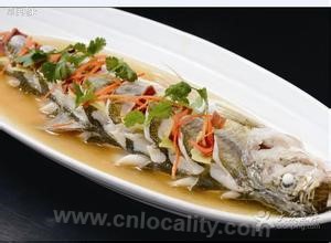 Steamed white silk fish