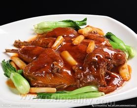 Braised chicken with onion