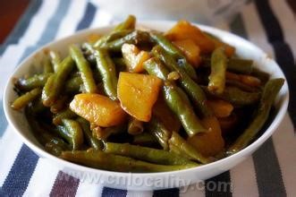 Stewed beans with potatoes