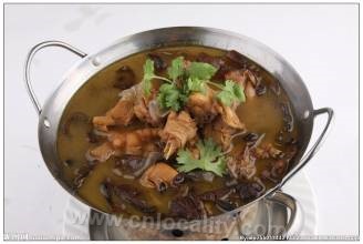 Stewed chicken with mushrooms