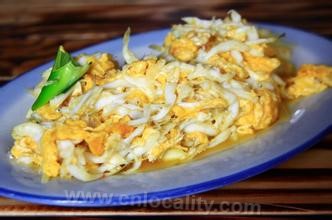 Scrambled eggs with whitebait