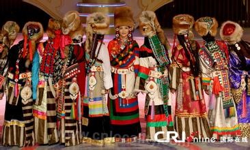 Tibetan traditional costumes