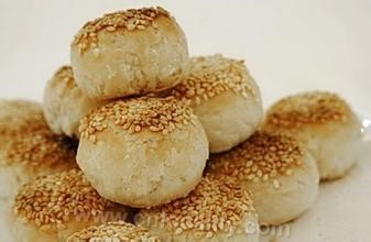 Qizi sesame seed cake