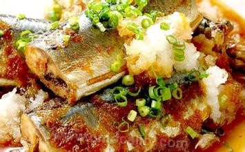 Zhuan fried whole fish