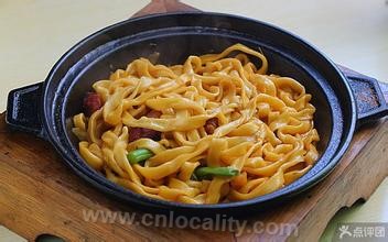 Pot braised noodles