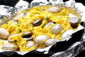 Scrambled eggs with stones